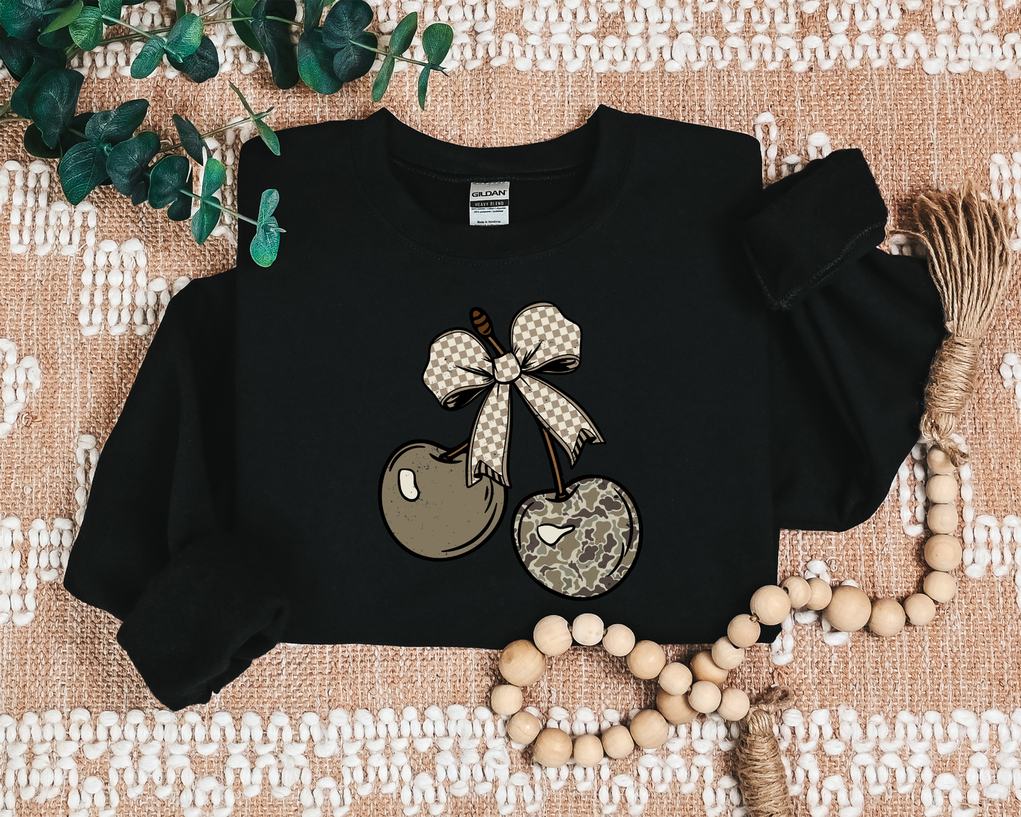 CAMO CHECKERED CHERRY BOW CREW