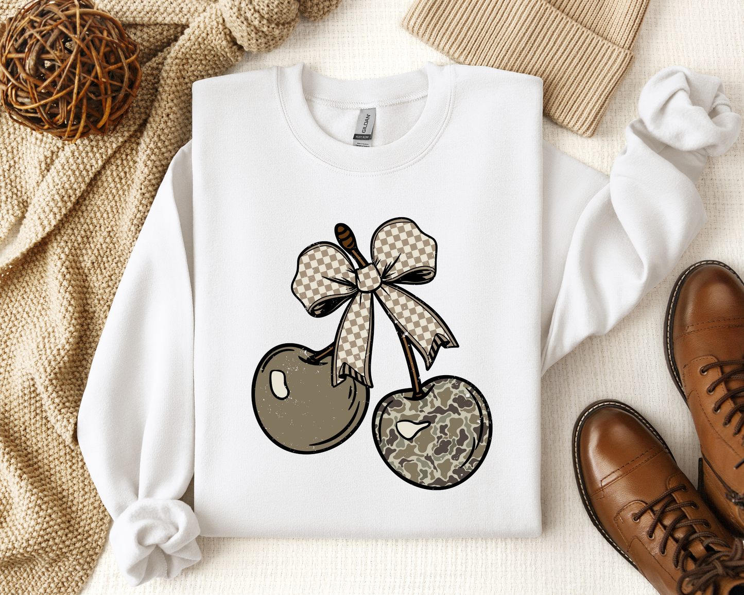 CAMO CHECKERED CHERRY BOW CREW