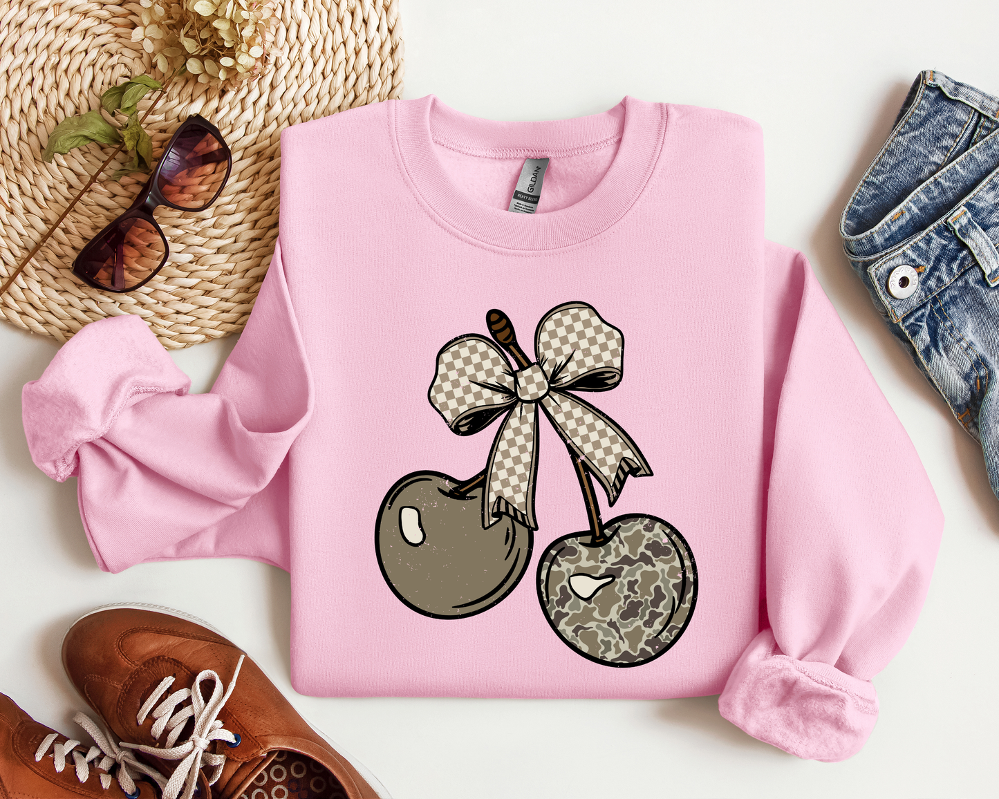 CAMO CHECKERED CHERRY BOW CREW