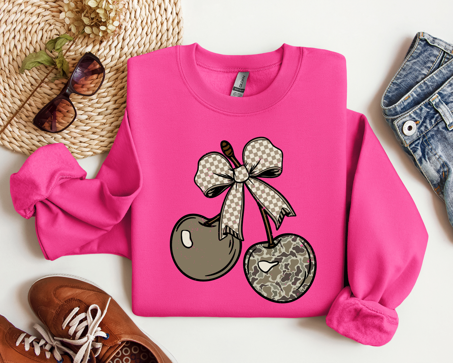 CAMO CHECKERED CHERRY BOW CREW