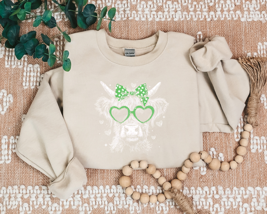 VINTAGE ST PATRICKS DAY HIGHLAND COW CREW