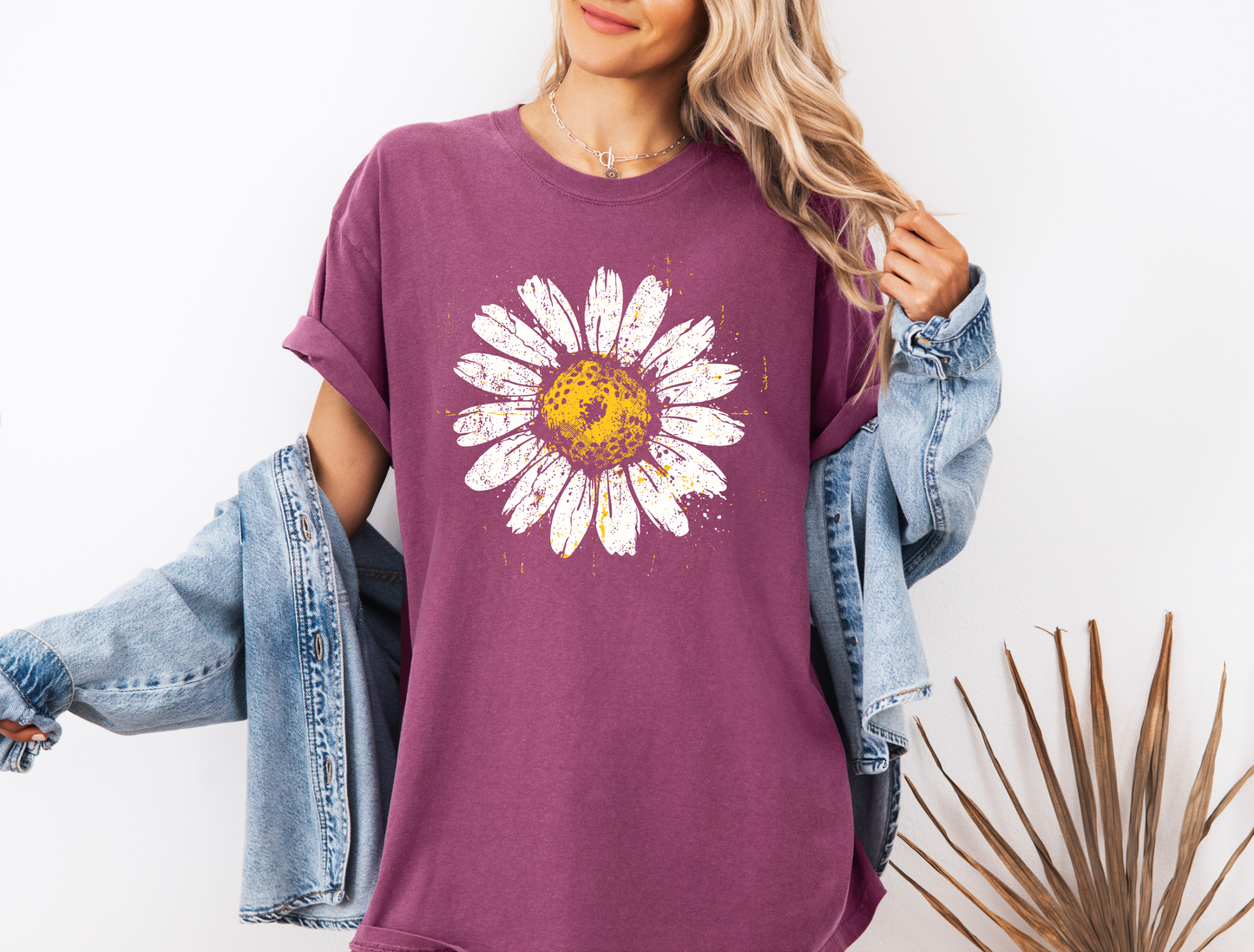 DISTRESSED DAISY CC SHIRT