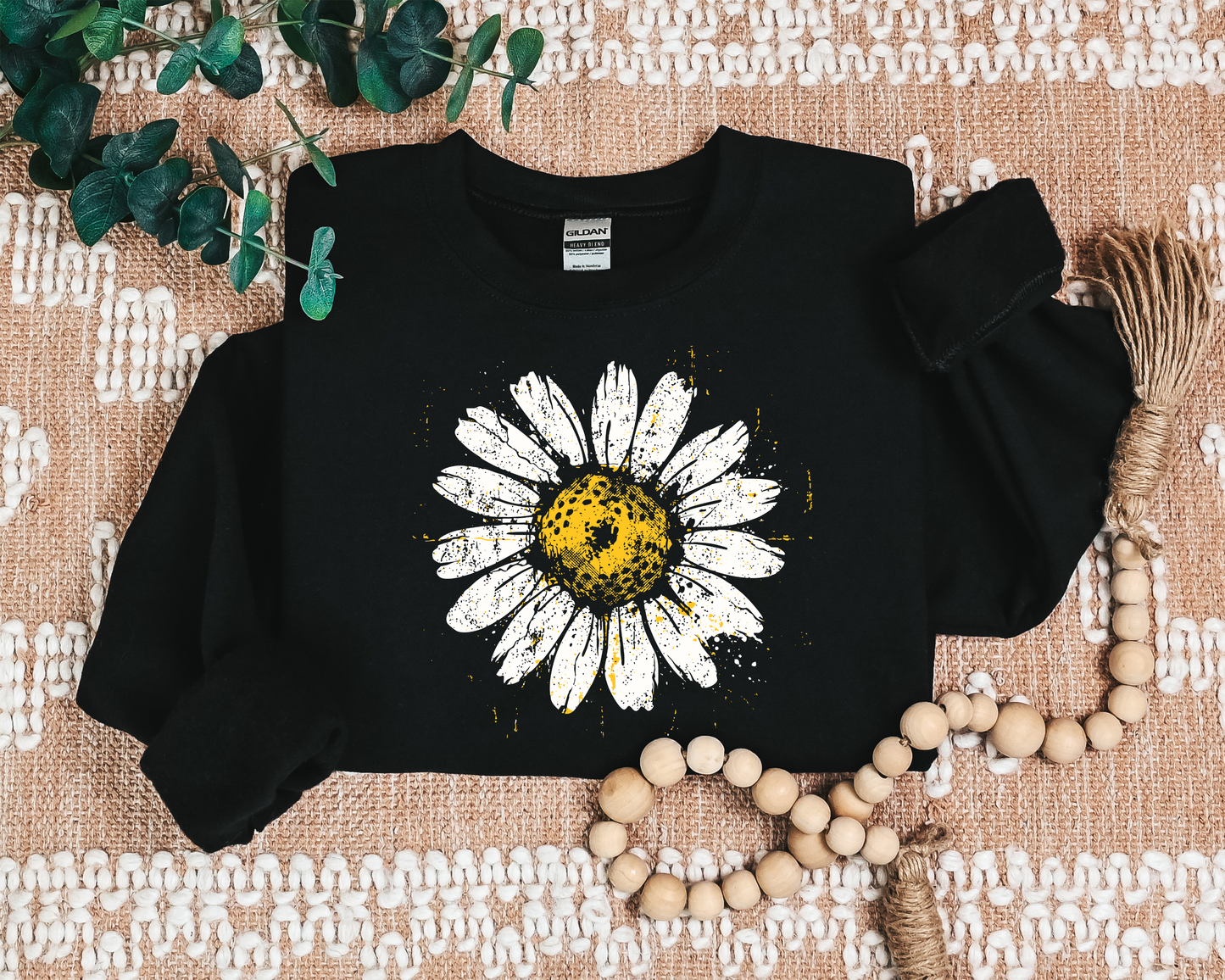 DISTRESSED DAISY CREW