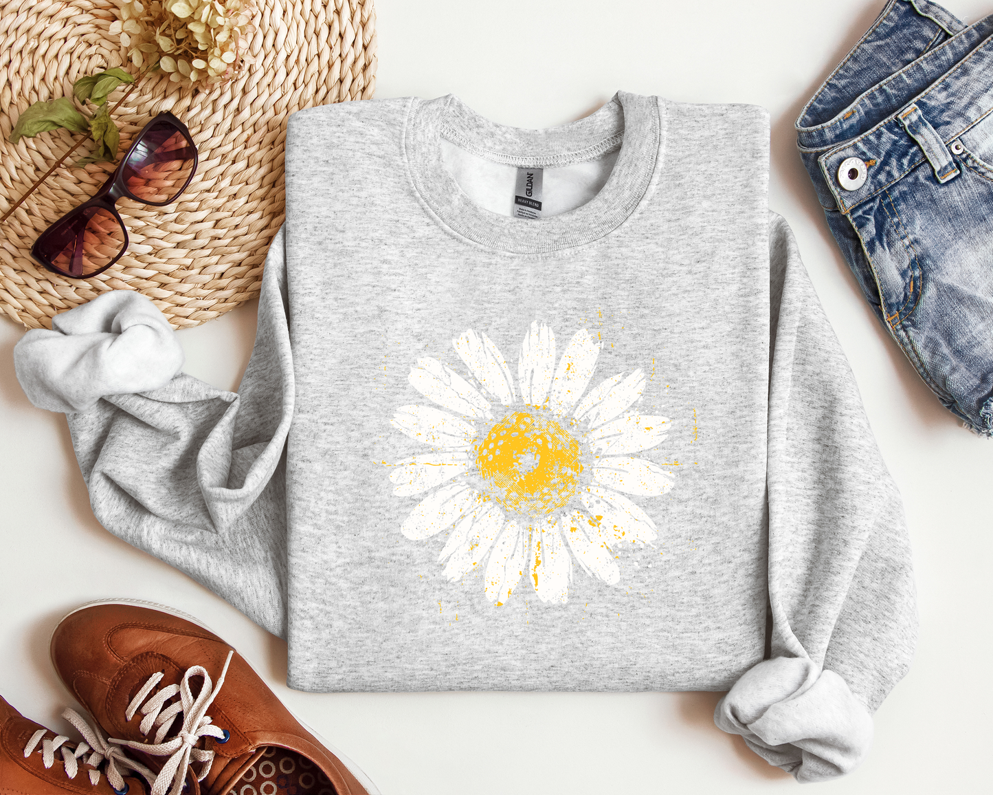 DISTRESSED DAISY CREW