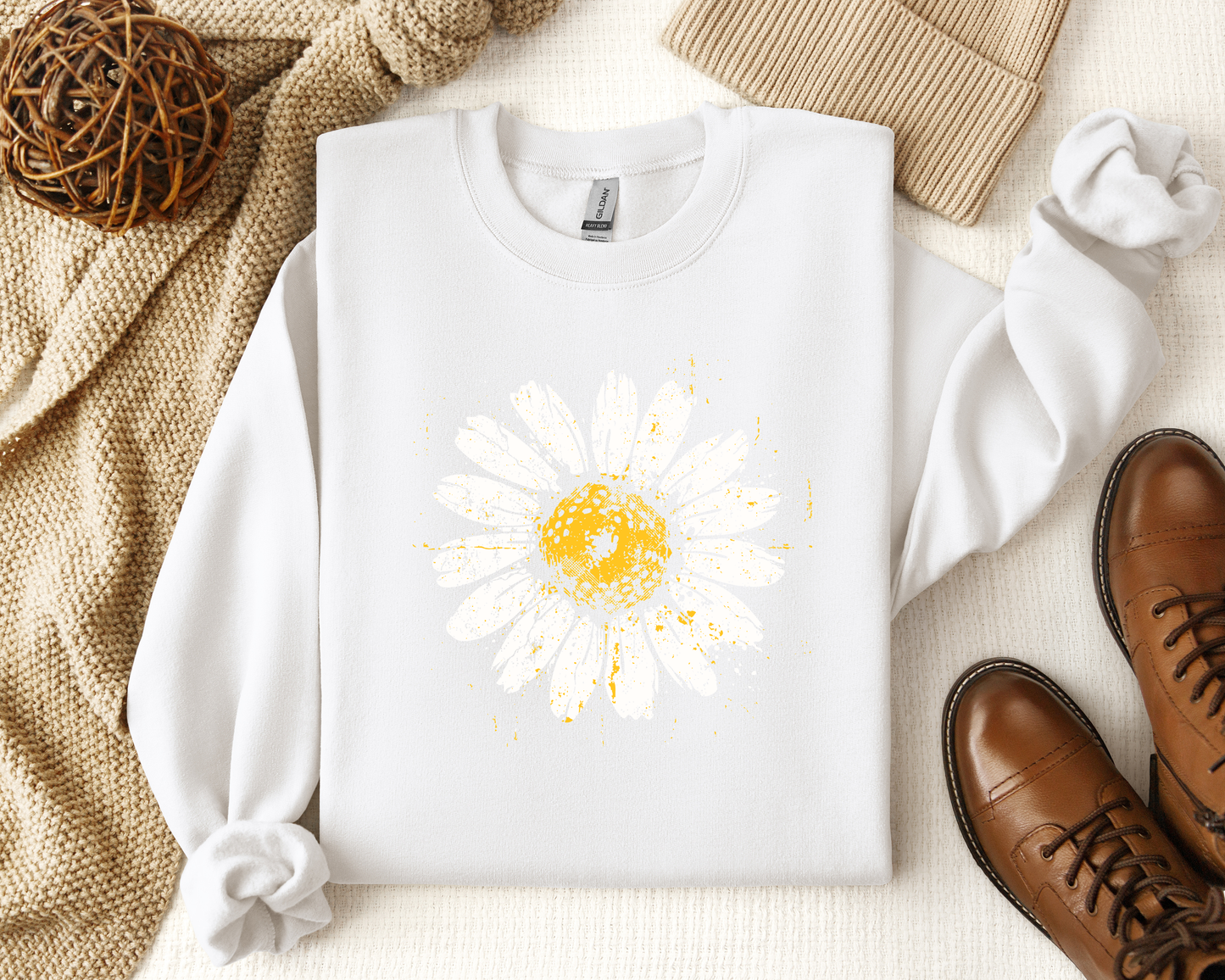 DISTRESSED DAISY CREW