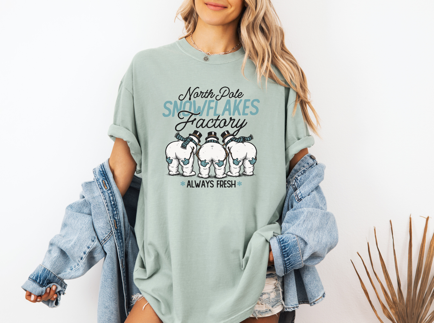 *NEW* NORTH POLE SNOWFLAKES FACTORY CC SHIRT